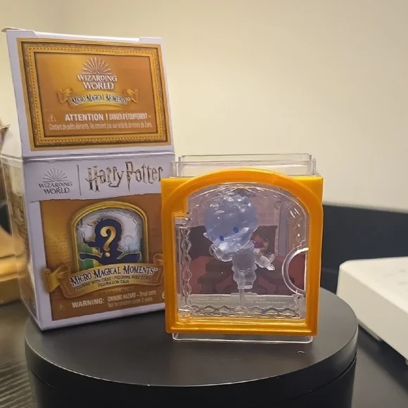 Harry Potter Micro Magical Moments Box, Nearly Headless Nick - Picture 5 of 5